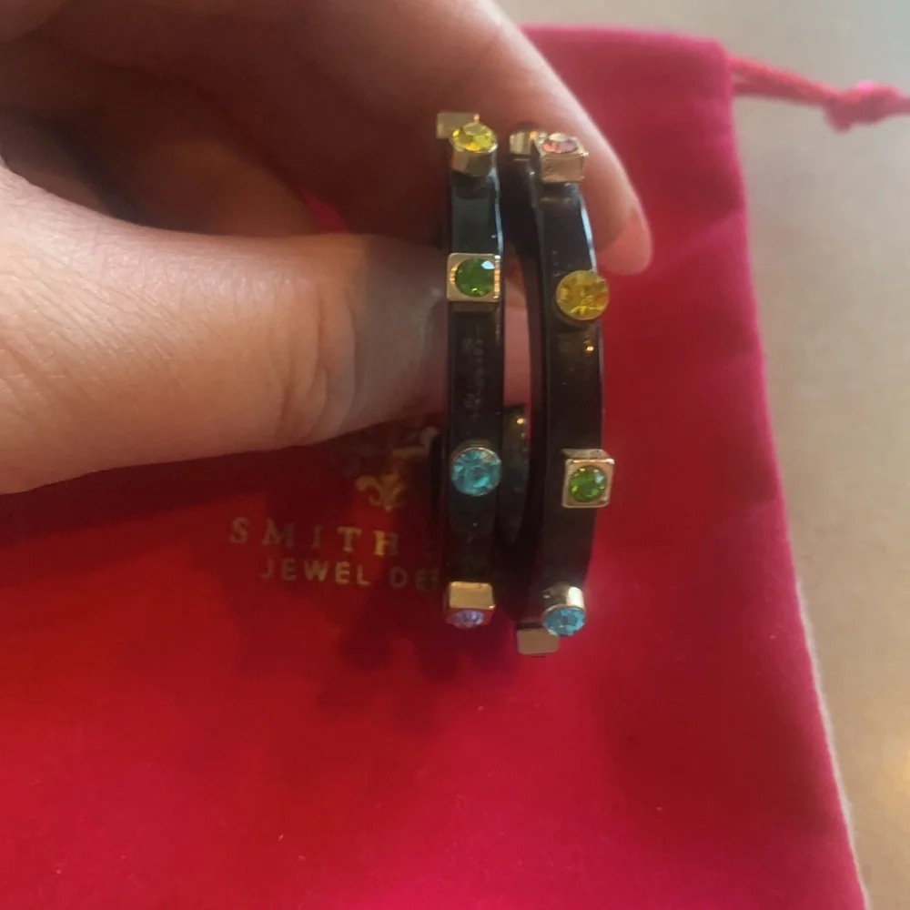 Smith & Co. Earrings - Picture 6 of 6